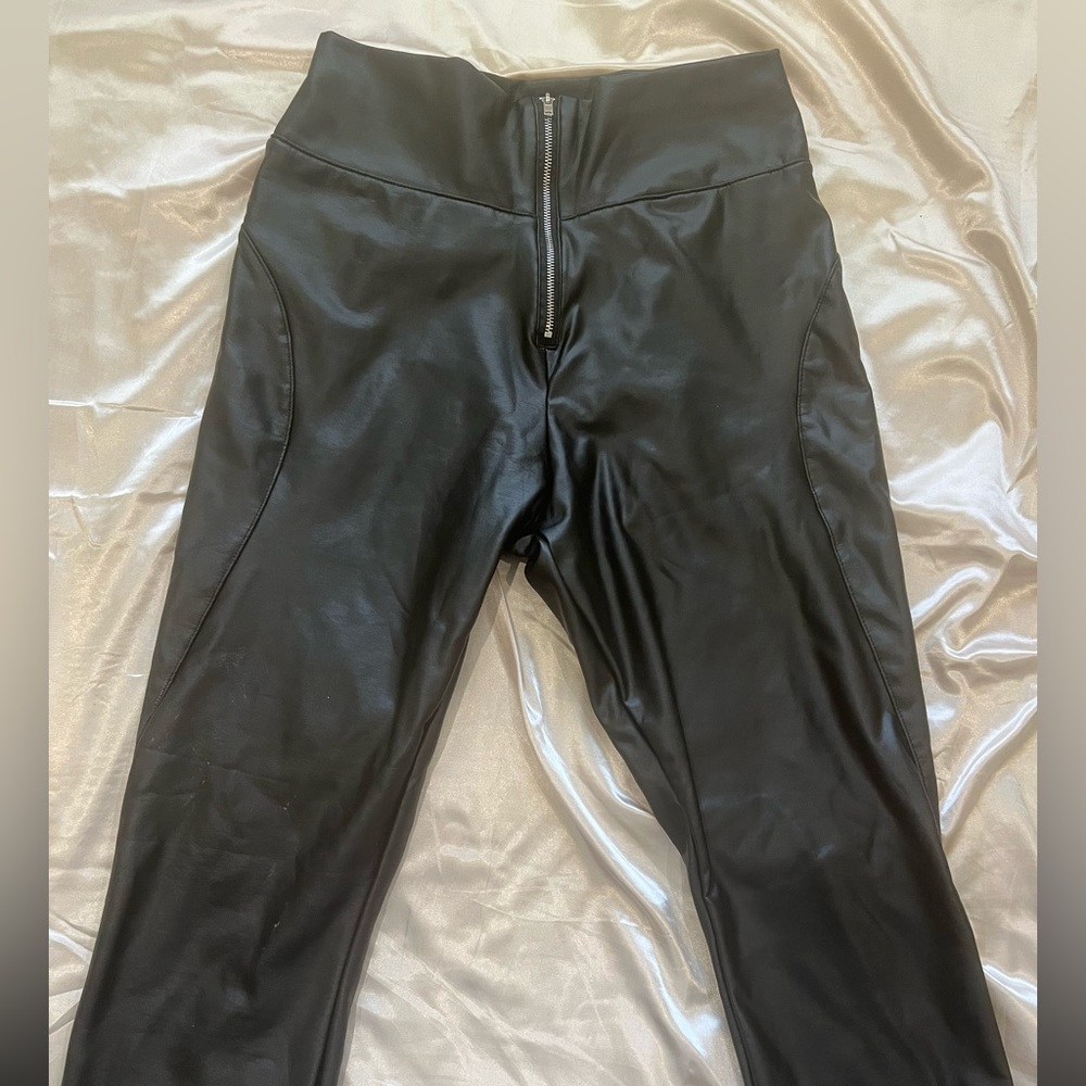 Women’s Faux Leather Skinny Fit Pants